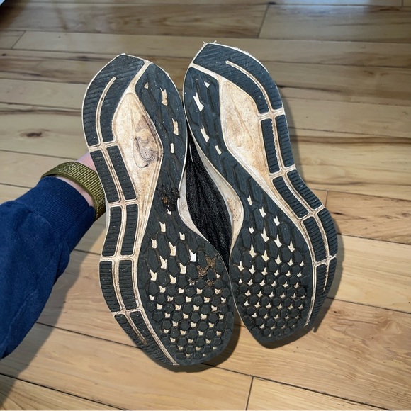 Preloved Nike Pegasus Running Shoes - Picture 6 of 6